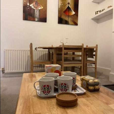 Two Bedroom Flat In Londra Esterno foto