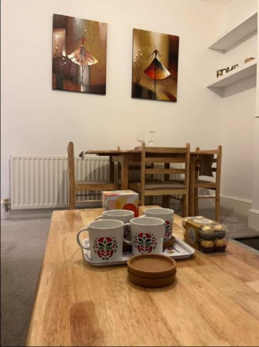 Two Bedroom Flat In Londra Esterno foto