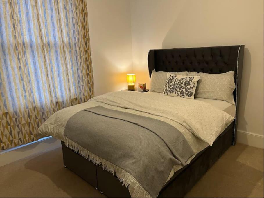 Two Bedroom Flat In Londra Esterno foto