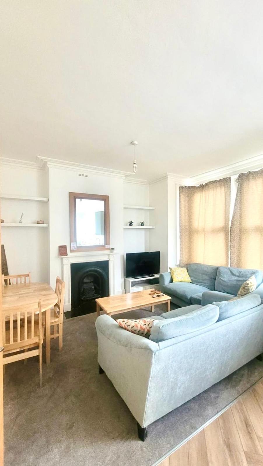 Two Bedroom Flat In Londra Esterno foto
